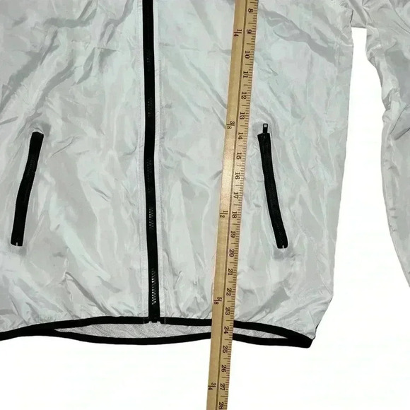 Ivory Ella windbreaker white black and silver nwt size medium - Picture 12 of 12